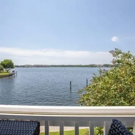 Image 3 - 4701 Cobia Drive Southeast, Saint Petersburg, FL 33705, USA - Condo for rent