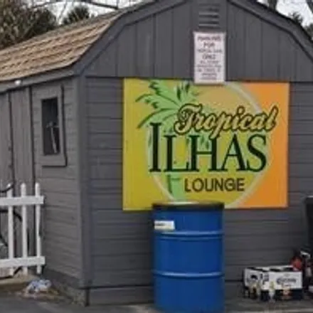 Image 6 - Tropical Ilhas Lounge, Martello Street, East Providence, RI 02914, USA - House for sale
