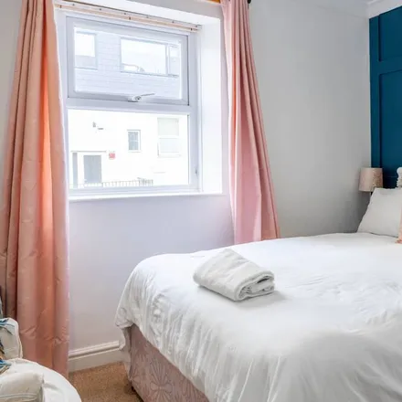 Rent this studio house on 28 Grand Parade