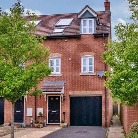 Buy this 3 bed townhouse on Meadow Brook House in Windmill Road, Thame