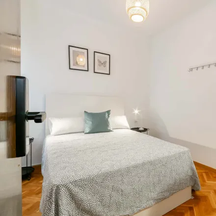 Rent this 4 bed room on New Age in Carrer de la Indústria, 132