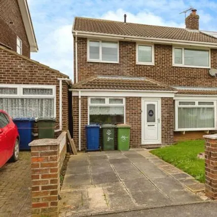 Buy this 4 bed duplex on Winchester Road in Brotton, TS12 2XD