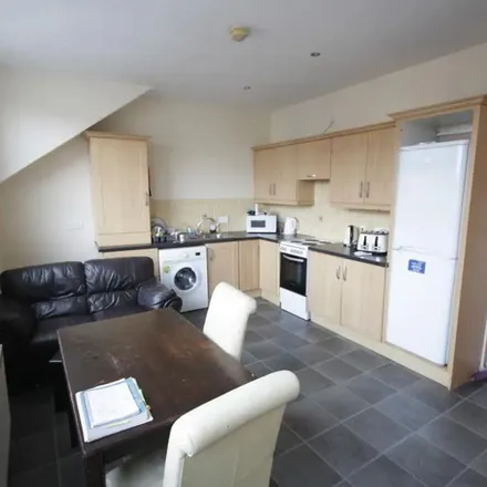 Rent this 3 bed apartment on 46 Agincourt Avenue in Belfast, BT7 1QB