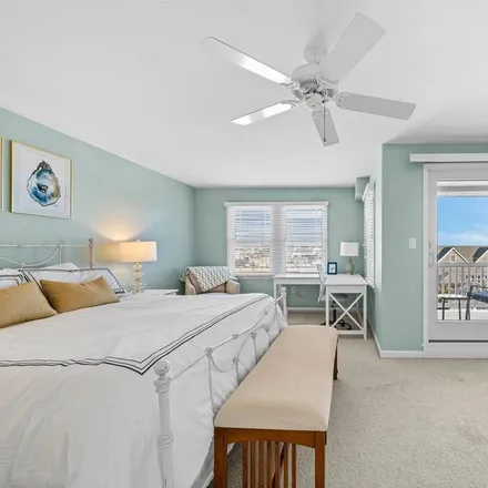 Rent this 3 bed condo on Avalon in NJ, 08202