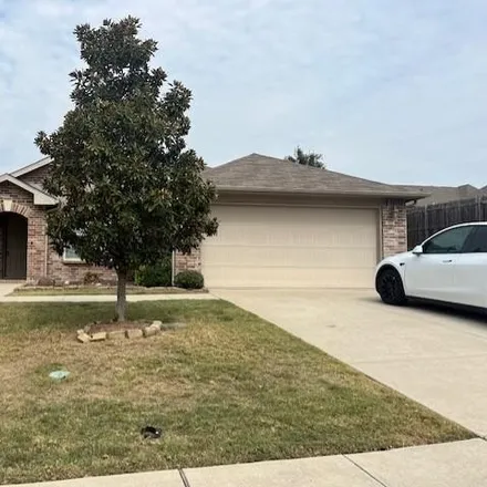 Rent this 3 bed house on 3900 Edward Drive in Buckner, McKinney