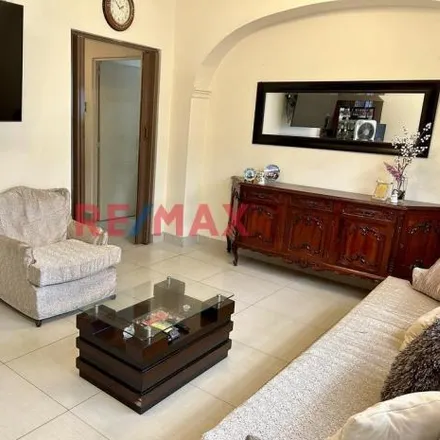 Buy this 3 bed apartment on Esmeraldas in La Victoria, Lima Metropolitan Area 15034
