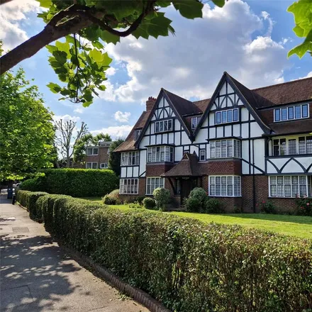 Rent this 3 bed apartment on Kent Court in Queen's Drive, London