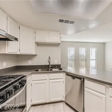 Image 3 - 576 Sellers Place, Sierra Vista Addition, Henderson, NV 89011, USA - Townhouse for sale
