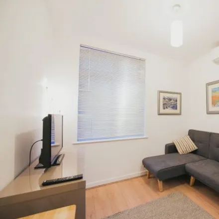 Rent this 3 bed apartment on 25 Arbury Road in Cambridge, CB4 2JB