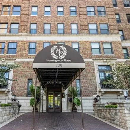 Buy this 3 bed condo on Country Club Plaza in Nichols Road, Kansas City