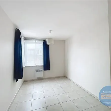 Rent this 2 bed apartment on Koninklijke Vlaamse Schouwburg in Quai aux Pierres de Taille - Arduinkaai 7, 1000 Brussels