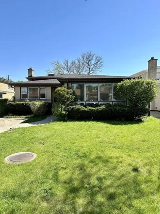Buy this 4 bed house on 4859 Sherwin Avenue in Lincolnwood, Niles Township