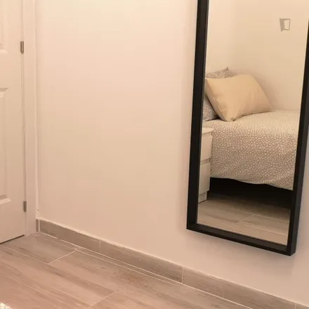 Rent this 8 bed room on Madrid in Calle de Hilarión Eslava, 15