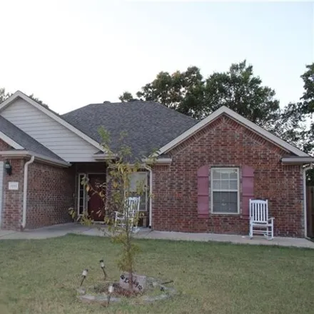 Buy this 3 bed house on 4260 West Gascony Place in Fayetteville, AR 72704
