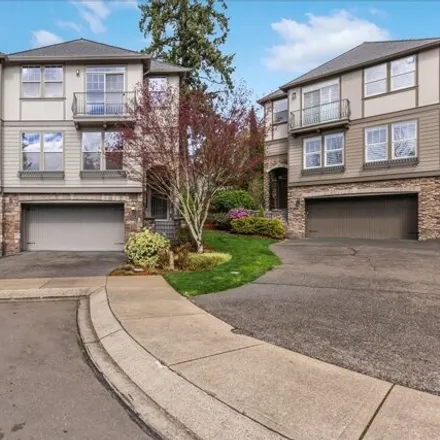 Buy this 3 bed townhouse on 13342 Auburn Ct in Lake Oswego, Oregon
