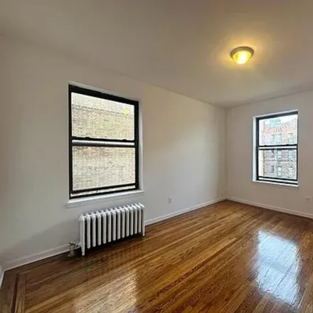 Image 2 - 43-30 46th Street, New York, NY 11104, USA - Apartment for rent