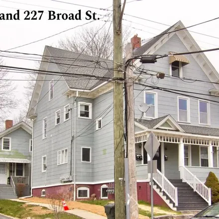 Buy this 9 bed house on 225 Broad Street in New London, CT 06320