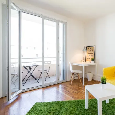 Rent this 3 bed room on 73 Rue Quivogne