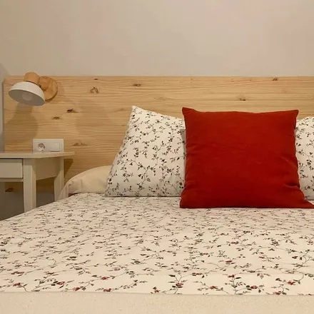 Rent this 2 bed apartment on Pamplona/Iruña in Plaza de la Estación, s/n