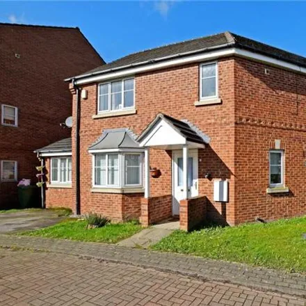 Rent this 4 bed house on Marchant Way in Churwell, LS27 7GF