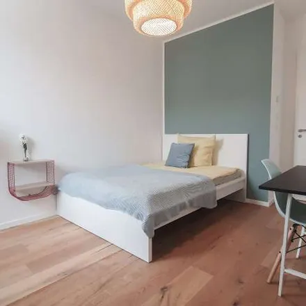 Rent this 4 bed apartment on Müllerstraße 28 in 13353 Berlin, Germany