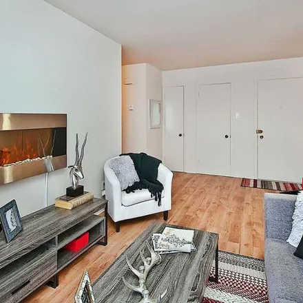Rent this 3 bed apartment on 2167 Chemin Sainte-Foy in Quebec, QC G1V 4V2