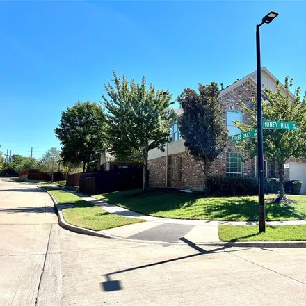 Image 2 - 702 Honey Hill Drive, Garland, TX 75040, USA - House for sale