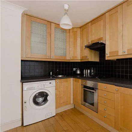 Image 2 - 34-39 Theseus Walk, London, N1 8DS, United Kingdom - Apartment for rent