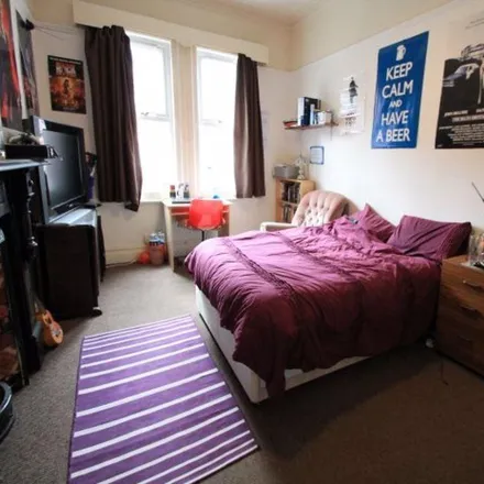 Image 9 - Brudenell Avenue, Leeds, LS6 1HU, United Kingdom - House for rent