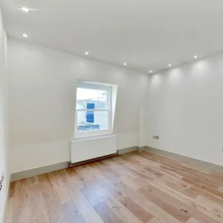 Image 3 - Fulham Old Town Hall, Fulham Road, London, SW6 1ES, United Kingdom - Apartment for rent