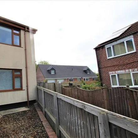 Rent this 2 bed duplex on 19 Woodhouse Mount in Warmfield, WF6 1BN