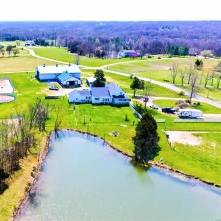 Buy this 4 bed house on Buck Rub Trail in Warren County, MO