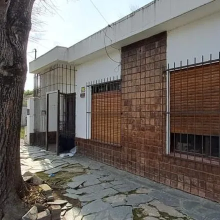 Buy this 2 bed house on General Acha 4296 in Quilmes Oeste, Ezpeleta