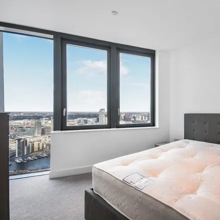 Image 3 - Amory Tower, 199-207 Marsh Wall, Canary Wharf, London, E14 9ZH, United Kingdom - Apartment for rent