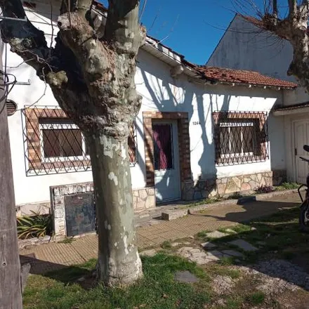Buy this 2 bed house on Pasaje Vasco da Gama 2700 in Partido de San Isidro, Martínez
