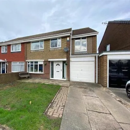 Buy this 5 bed duplex on Caraway Walk in Cleadon, NE34 8UD