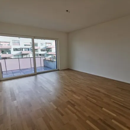 Rent this 4 bed apartment on Zahnarztpraxis Westside in Ramuzstrasse, 3027 Bern