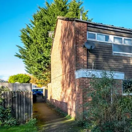 Image 3 - Tweed Close, Daventry, NN11 4PP, United Kingdom - Townhouse for sale