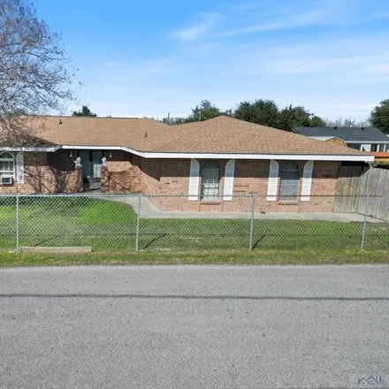Buy this 3 bed house on 255 East 15th Street in Lafourche Parish, LA 70373
