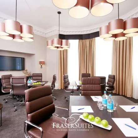Image 5 - Fraser Suites Queens Gate, 39b Queen's Gate Gardens, London, SW7 5RR, United Kingdom - Apartment for rent