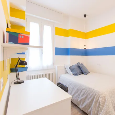 Rent this 3 bed room on Via Gentile Bellini in 2, 20146 Milan MI