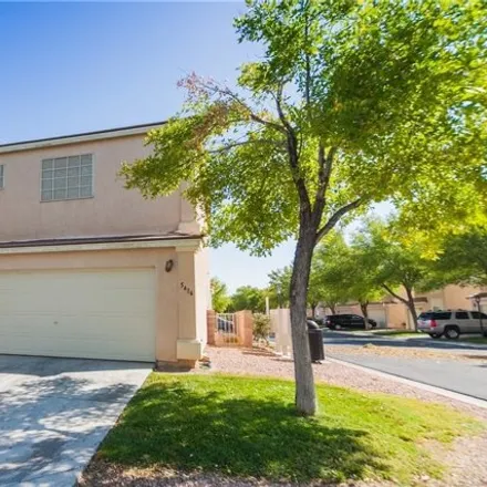 Rent this 3 bed condo on 5623 Leaning Oak Avenue in Spring Valley, NV 89118