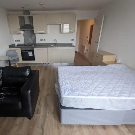 Image 4 - Echo Central Two, Cross Green Lane, Leeds, LS9 8NQ, United Kingdom - Apartment for rent