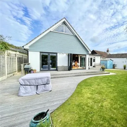 Image 4 - Priors Close, Christchurch, United Kingdom - House for sale