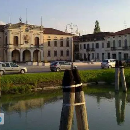 Rent this 3 bed apartment on Piazza Nove Martiri in 30034 Mira VE, Italy