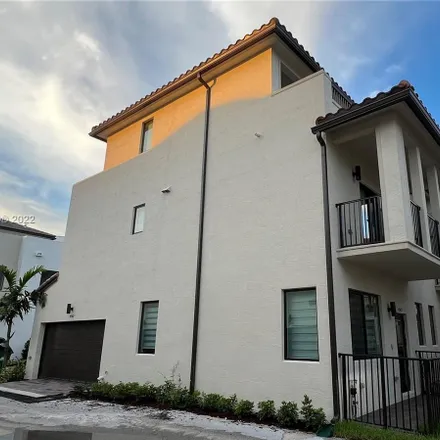 Image 2 - Northwest 83rd Passage, Doral, FL 33122, USA - Townhouse for rent