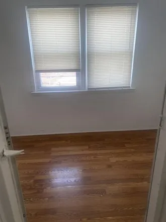Image 6 - 287 Woodlawn Avenue, Greenville, Jersey City, NJ 07305, USA - House for rent