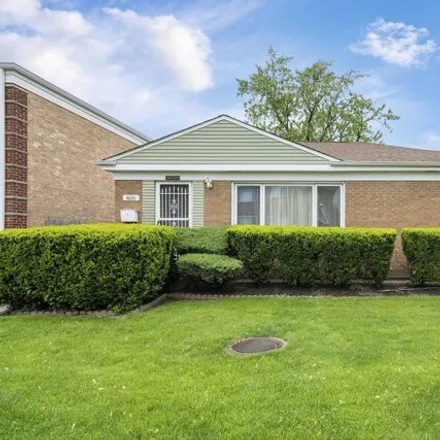 Buy this 2 bed house on 4666 Dobson Street in Skokie, IL 60076