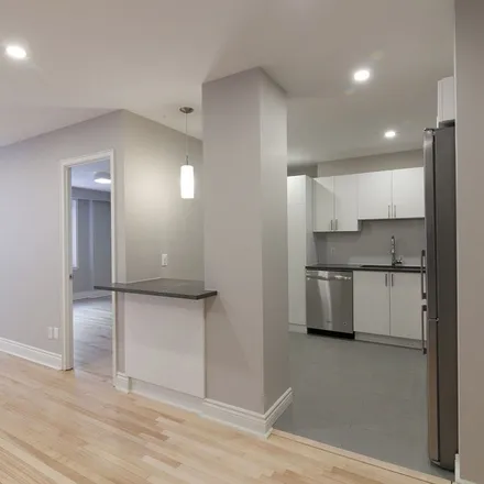 Rent this 2 bed apartment on 1250 Avenue du Docteur-Penfield in Montreal, QC H3G 1Y5