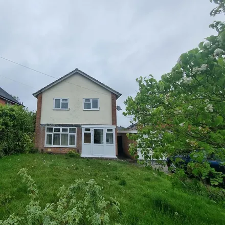 Rent this 3 bed house on Newnham Rise in Shirley, B90 3QT